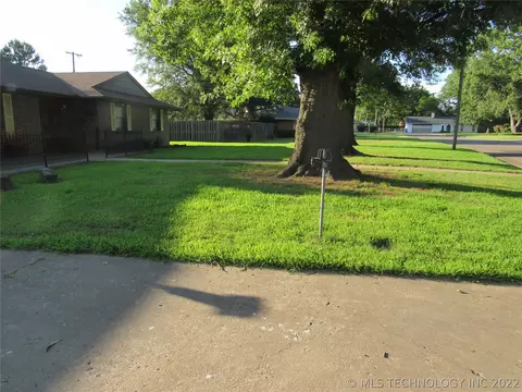 111 Circle Dr, Checotah, OK 74426 photo 7
