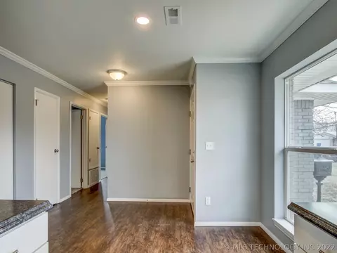 8919 E 47th St, Tulsa, OK 74145 photo 9