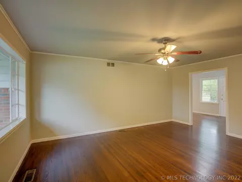 1609 E 54th Pl S, Tulsa, OK 74105 photo 6