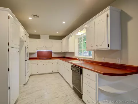 1609 E 54th Pl S, Tulsa, OK 74105 photo 12