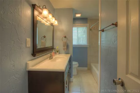 5947 E 26th St, Tulsa, OK 74114 photo 17