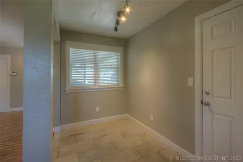5947 E 26th St, Tulsa, OK 74114 photo 11