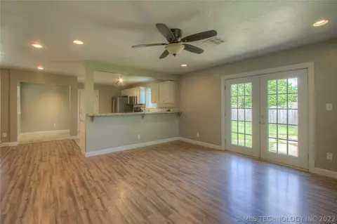 5947 E 26th St, Tulsa, OK 74114 photo 5