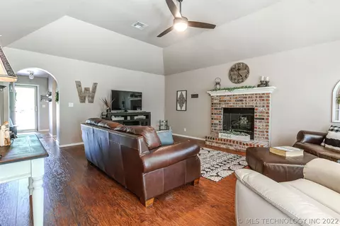19506 E 37th St S, Broken Arrow, OK 74014 photo 10