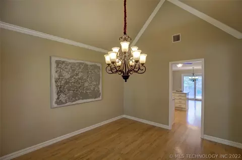 5548 E 77th St, Tulsa, OK 74136 photo 6