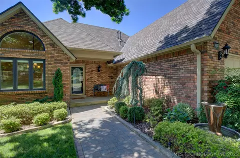 5548 E 77th St, Tulsa, OK 74136 photo 2