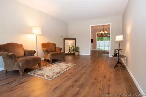 1751 E 56th St, Tulsa, OK 74105 photo 2