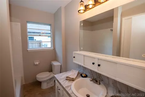 1751 E 56th St, Tulsa, OK 74105 photo 4