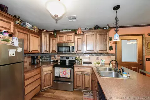1511 E Maple St, Cushing, OK 74023 photo 13