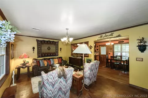1511 E Maple St, Cushing, OK 74023 photo 4