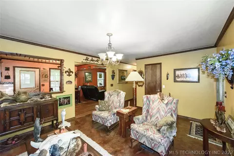 1511 E Maple St, Cushing, OK 74023 photo 5