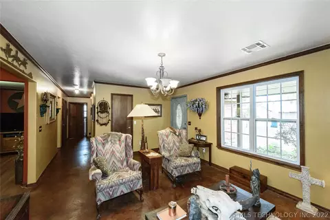 1511 E Maple St, Cushing, OK 74023 photo 6