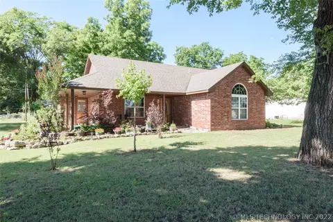 1511 E Maple St, Cushing, OK 74023 photo 1
