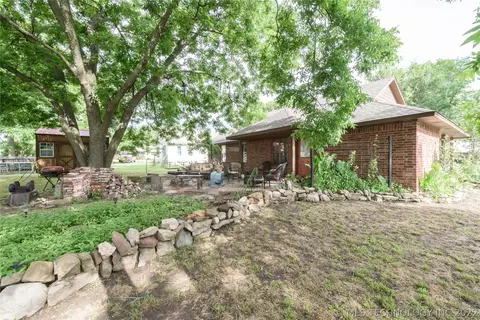 1511 E Maple St, Cushing, OK 74023 photo 23