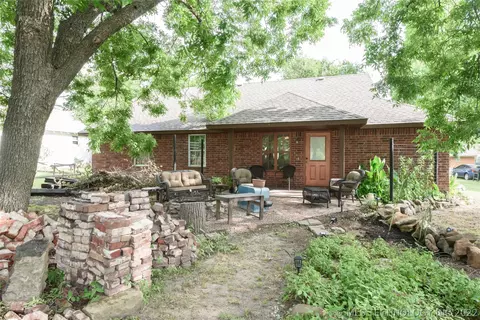 1511 E Maple St, Cushing, OK 74023 photo 24
