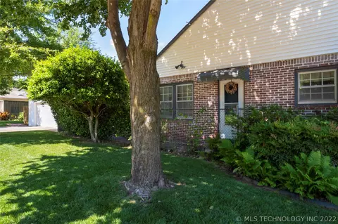 2446 E 18th St, Tulsa, OK 74104 photo 6