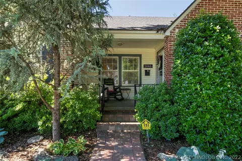 2446 E 18th St, Tulsa, OK 74104 photo 2