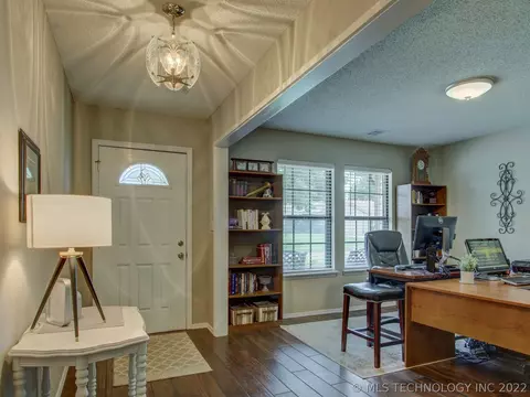 8613 E 77th Pl, Tulsa, OK 74133 photo 3