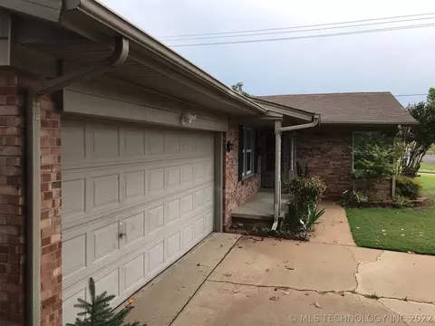 7537 E 26th Ct, Tulsa, OK 74129 photo 2
