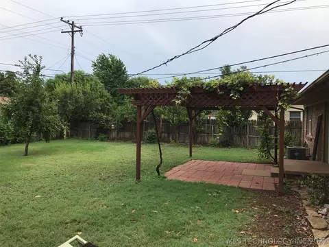 7537 E 26th Ct, Tulsa, OK 74129 photo 4