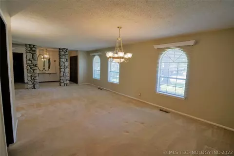 7025 E 70th St, Tulsa, OK 74133 photo 13