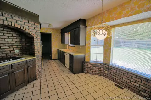 7025 E 70th St, Tulsa, OK 74133 photo 5