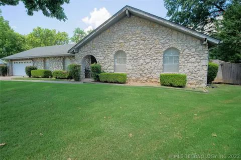 7025 E 70th St, Tulsa, OK 74133 photo 3