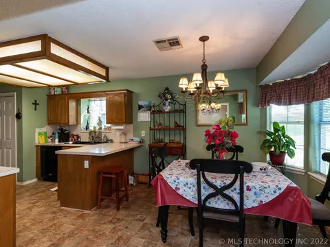 12448 E 35th St, Tulsa, OK 74146 photo 8