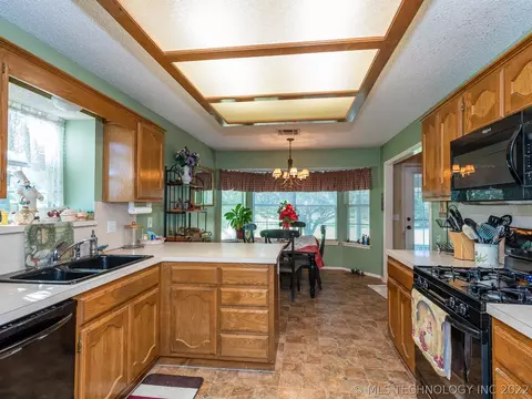 12448 E 35th St, Tulsa, OK 74146 photo 13
