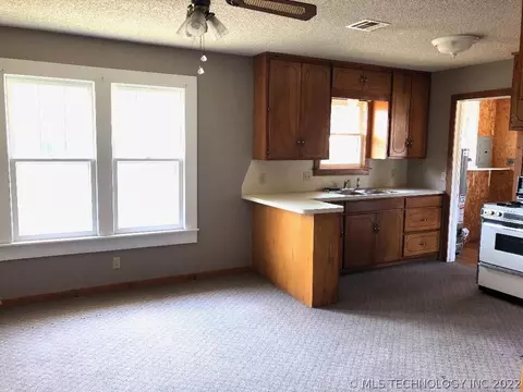 1010 E Broadway St, Cushing, OK 74023 photo 4