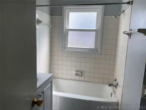6943 E Latimer Pl N, Tulsa, OK 74115 photo 9