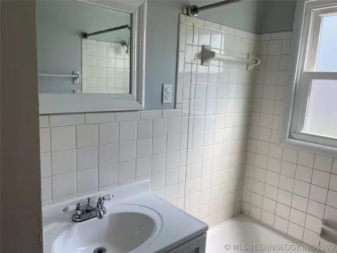 6943 E Latimer Pl N, Tulsa, OK 74115 photo 10