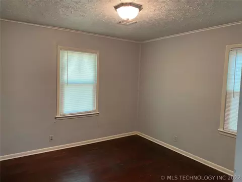 6943 E Latimer Pl N, Tulsa, OK 74115 photo 8