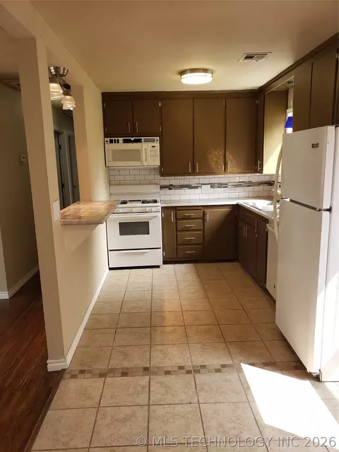6940 E Marshall St, Tulsa, OK 74115 photo 5