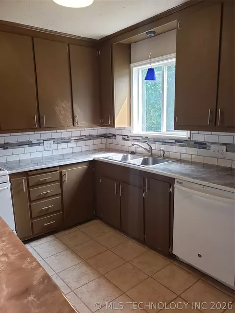 6940 E Marshall St, Tulsa, OK 74115 photo 6