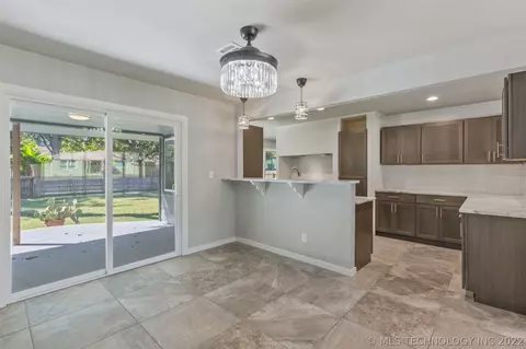4520 E 38th Pl Pl, Tulsa, OK 74135 photo 8