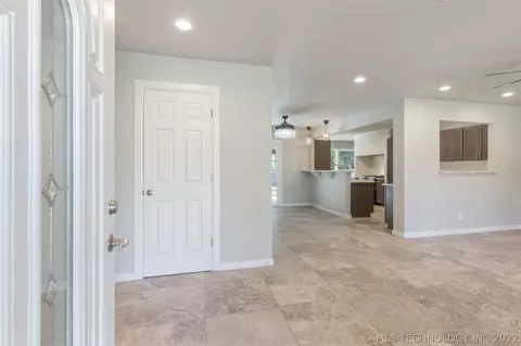 4520 E 38th Pl Pl, Tulsa, OK 74135 photo 11