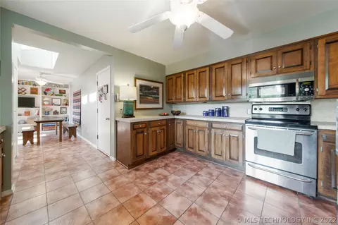 2120 E 31 St, Tulsa, OK 74105 photo 12