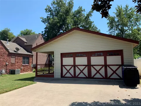 968 E 36th Pl, Tulsa, OK 74105 photo 1