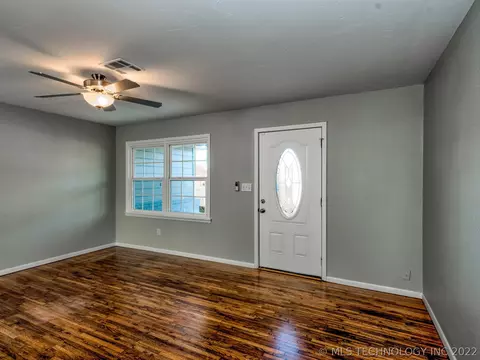 319 E Midway St, Broken Arrow, OK 74012 photo 3