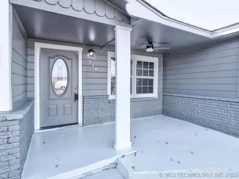 319 E Midway St, Broken Arrow, OK 74012 photo 2