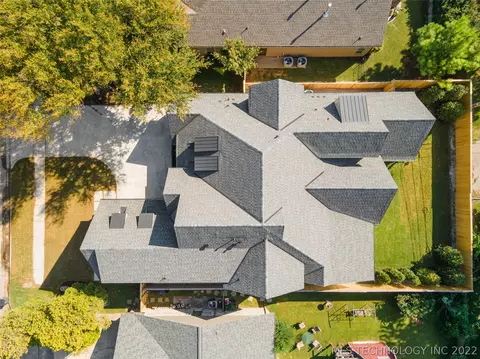 1050 E 34th St, Tulsa, OK 74105 photo 5