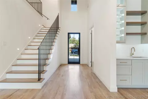 1050 E 34th St, Tulsa, OK 74105 photo 8