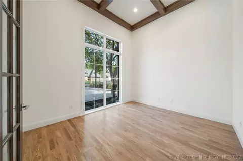 1050 E 34th St, Tulsa, OK 74105 photo 9