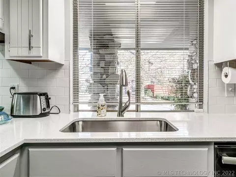 6824 E 65th Pl, Tulsa, OK 74133 photo 14