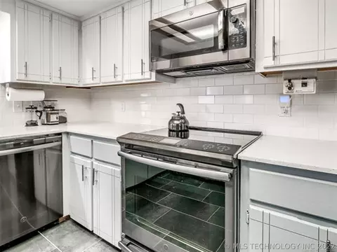 6824 E 65th Pl, Tulsa, OK 74133 photo 16