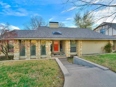 6824 E 65th Pl, Tulsa, OK 74133 photo 2