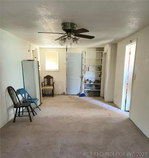 209 NE 4th St, Checotah, OK 74426 photo 6