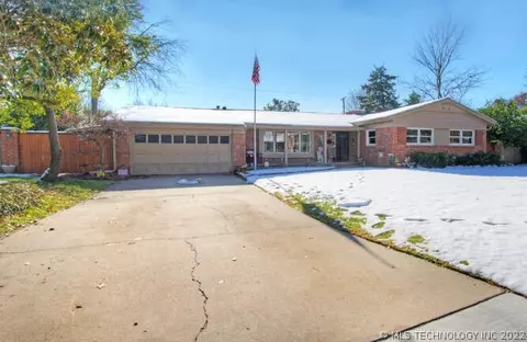 4028 E 46th St, Tulsa, OK 74135 photo 2