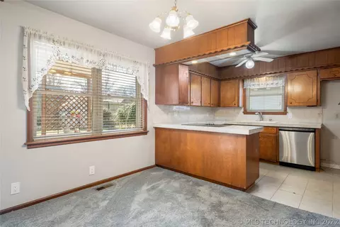 1714 E 59th St, Tulsa, OK 74105 photo 12